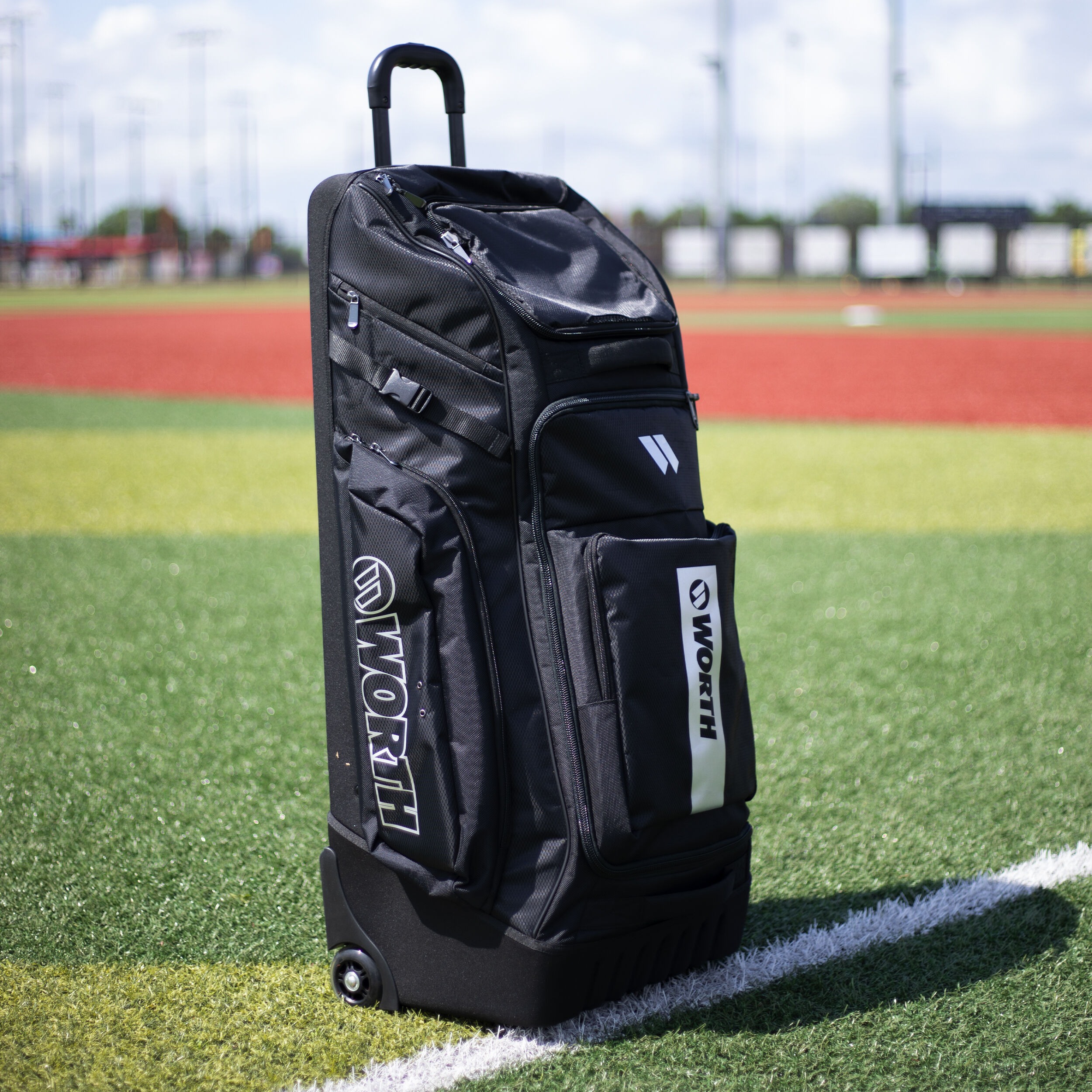 Worth softball hot sale roller bag