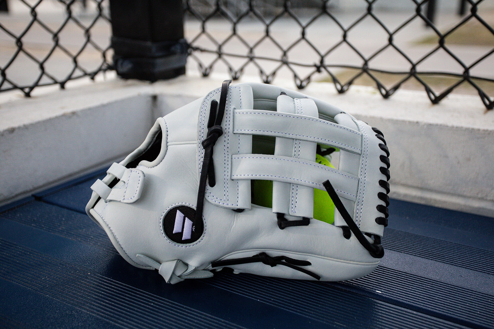 Worth Freedom White/Black Slowpitch Softball Glove | Worth